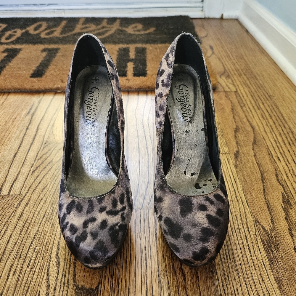 New Look Platform Heels, Leopard Print, Size 7, Heel Height: 5.3 inches.